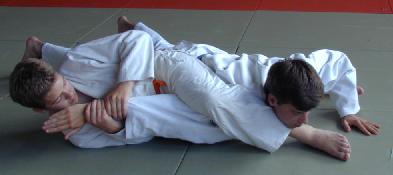 [Foto:
Judo-Armhebel:
Yoko Juji Gatame
]